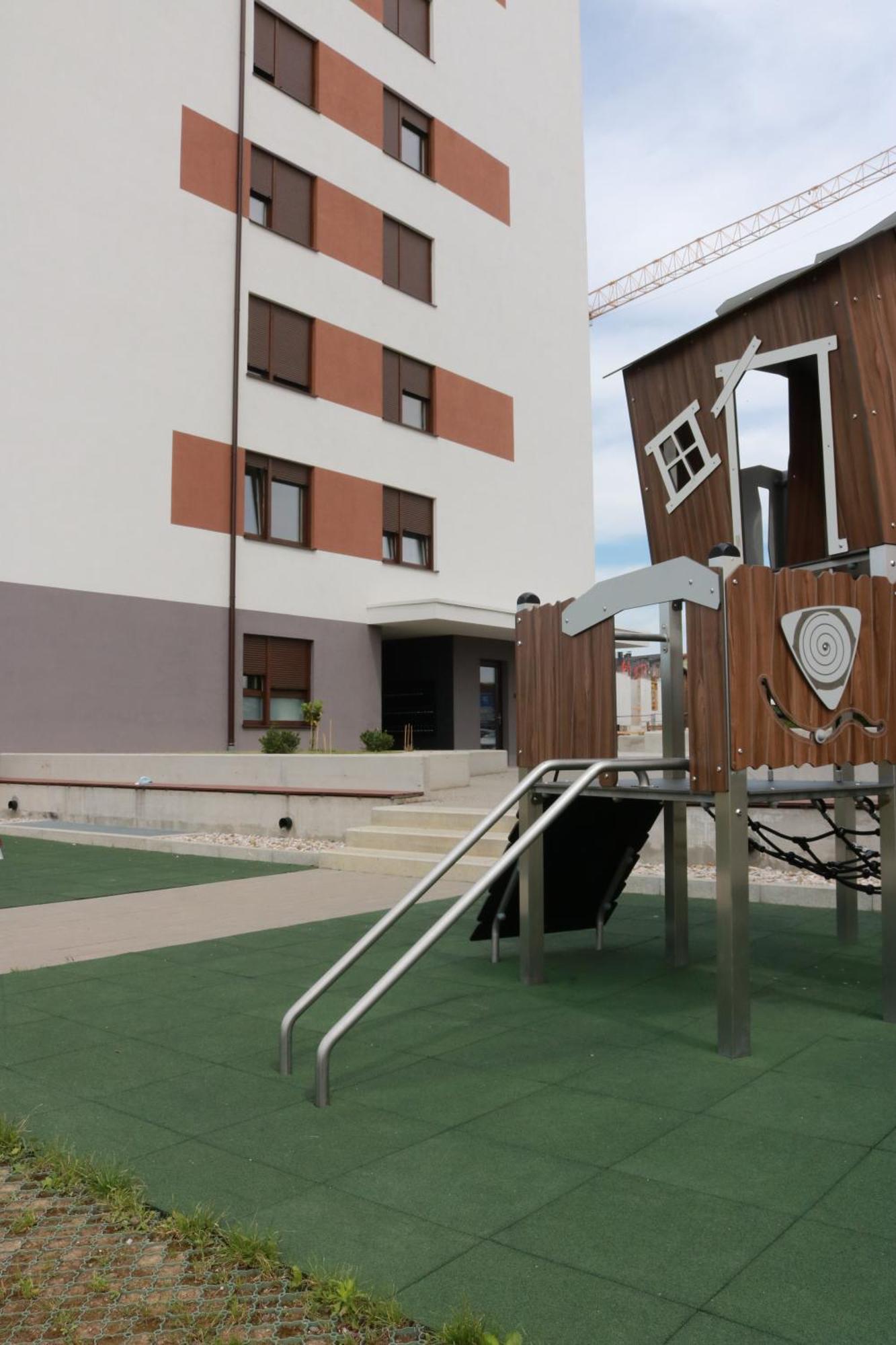 Apartment Queen Karlovac Exterior foto